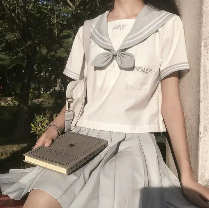 三个月亮
