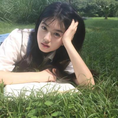 公寓里的两个女人